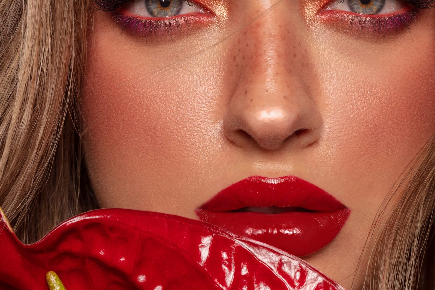 Antes y después en el retoque beauty: cómo transformar un retrato sin perder naturalidad